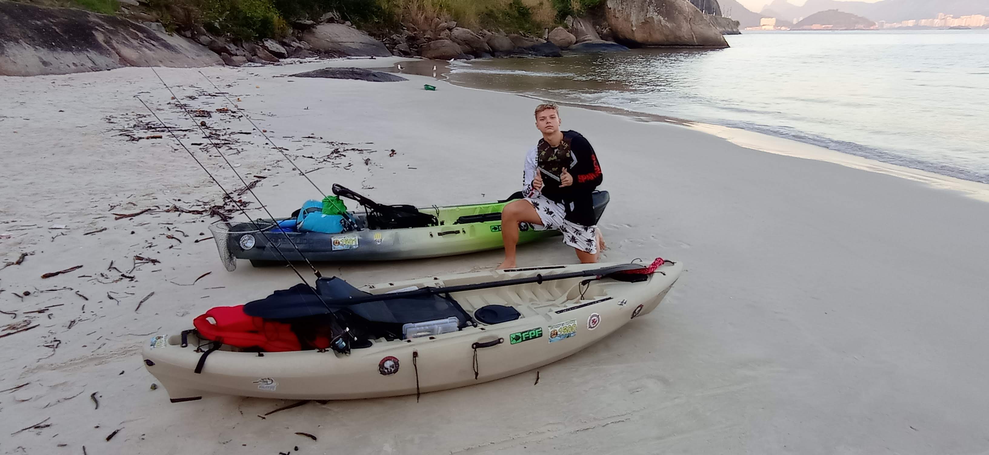Eu e meu filho Thiago em uma remada até a Fortaleza Santa Cruz - Niterói.